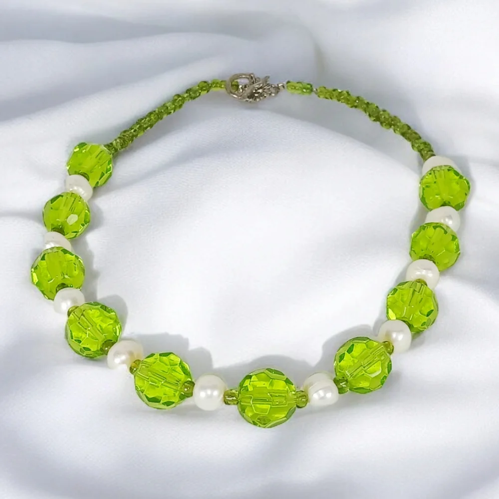 HP🎉🎉  Vintage Artisan Pearl & Neon Green Necklace Modern Retro Glam Coastal